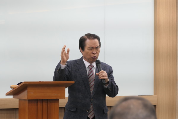 대표총재 고충진 목사 축도